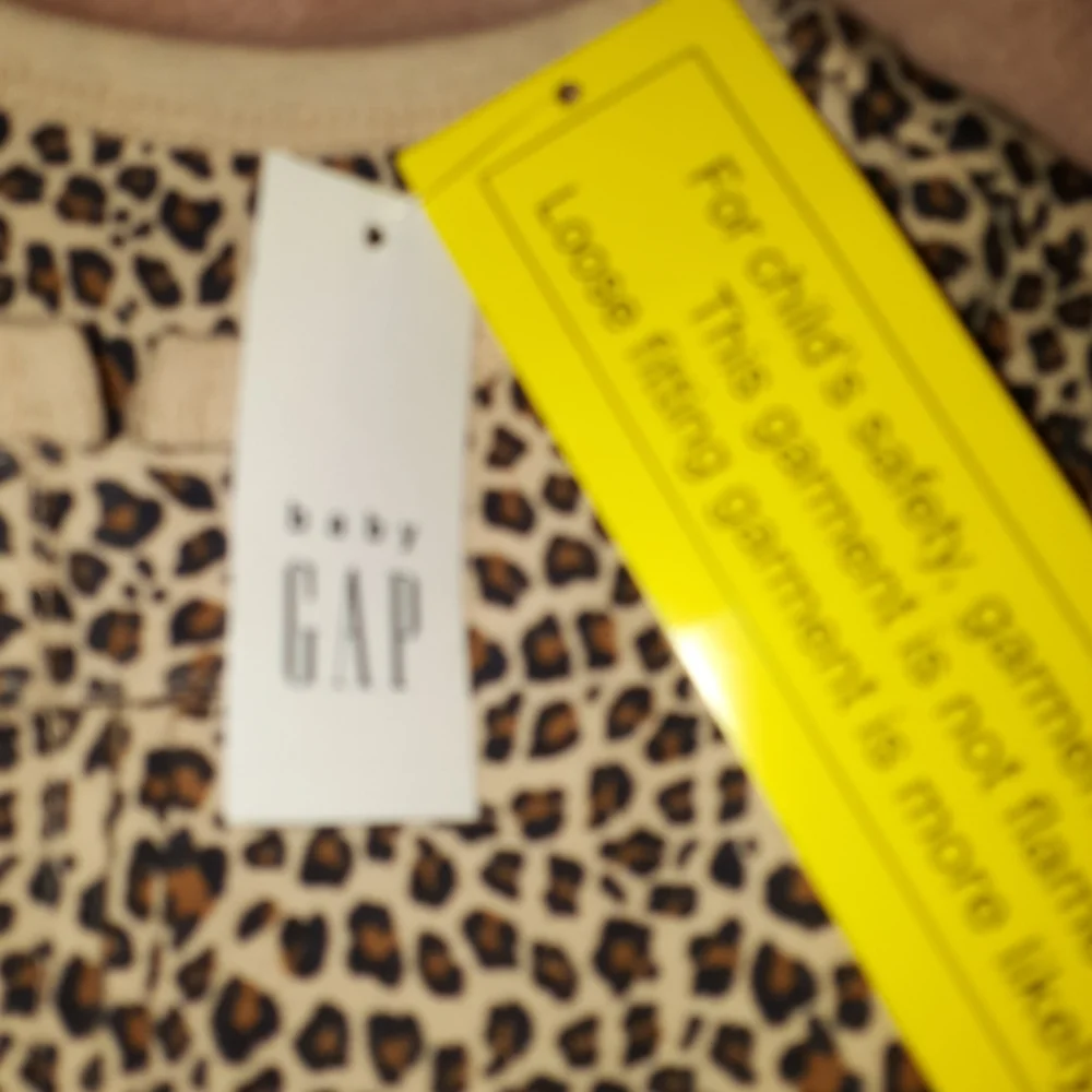 Baby Gap Leopard Print Ribbed Zip‎ Front Sleeper Pajamas 18-24 Months NEW